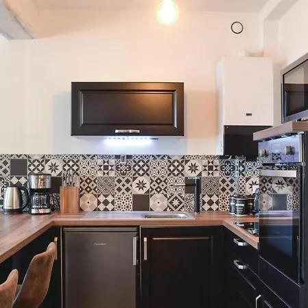 Awesome In With 1 Bedrooms And Wifi